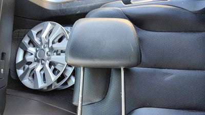 2007-2010 Vw Passat Pair Of Front Headrests Oem Left Right Set Seat