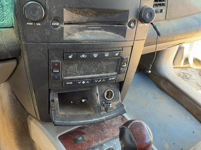 2004-2006 Cadillac Srx Trim Bezel Around Radio Surround Dash Panel Oem Gray 132