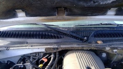 2005 Chevy Suburban Windshield Wiper Cowl Vent Trim Panel Oem Grille