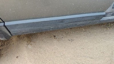98-05 Vw Passat Passenger Right Rear Lower Moulding From Door Back Trim Strip
