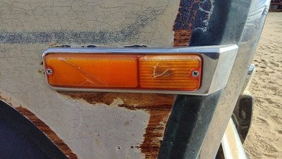 84-91 Grand Wagoneer Passenger Right Front Turn Signal Light Lamp Fender Mounted