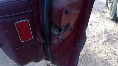1990 Olds Eighty Eight Passenger Right Front Door Latch With Rods/Cables Oem