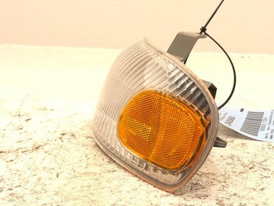 98-02 Chevy Geo Prizm Driver Left Front Turn Signal Light Lamp Fender Mounted