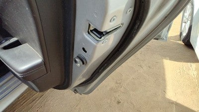 2015-2017 Chrysler 200 Passenger Right Rear Door Latch With Rods/Cables Oem Back