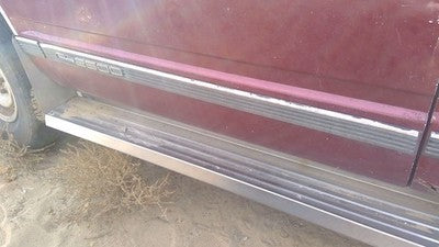 1988 Gmc Sierra 2500 Driver Left Front Moulding From Door Oem Trim Strip