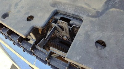 2007-2009 Chevy Silverado 2500 Hood Latch Assembly With Bracket Oem