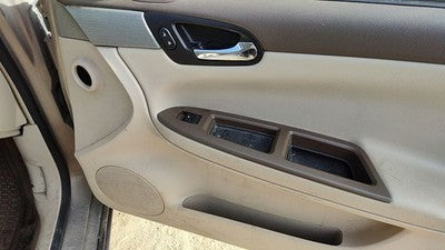 06-07 Impala Passenger Right Front Door Trim Panel With Switches Neutral 52C