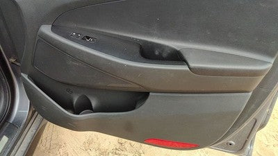 16-18 Hyundai Tucson Passenger Right Front Inside Door Trim Panel Only Black Try