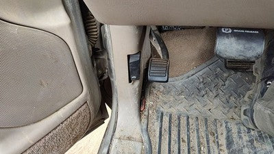 Chevy Silverado 2500 Hd Driver Left Lower Kick Trim Panel Oem Tan 52D