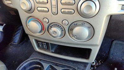 04-05 Mitsubishi Endeavor Temperature Control Module In Dash Heater Ac Head Unit