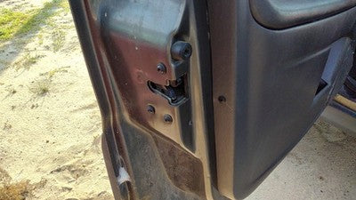 2005-2006 Mazda Tribute Driver Left Front Door Latch With Rods/Cables Oem