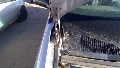 2002 Chevy Venture Passenger Right Hood Hinge Assembly Oem Silver 12U