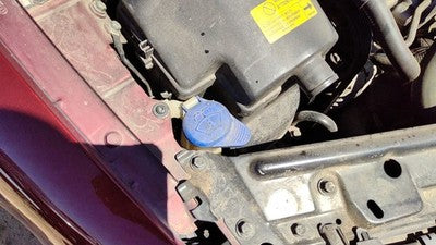 2001-04 Volvo V70 Xc Windshield Washer Fluid Reservoir With Pump Oem Wiper Tank