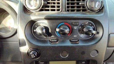 03-04 Nissan Xterra Temperature Control Module In Dash Heater Ac Head Unit Xe
