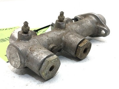 1970-1971 Nissan Datsun 240Z Brake Master Cylinder Oem Original 46010E4602