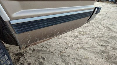 1994 Chevy Suburban Driver Left Rear Moulding On Quarter Panel Oem