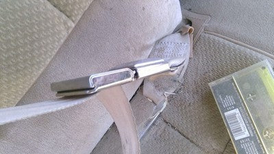 1985 Olds 88 Passenger Right Front Seat Belt Buckle Female Receiver Oem Tan