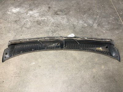 02 Ford F250 Super Duty Windshield Wiper Cowl Vent Trim Panel Grille Powerstroke