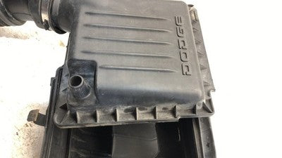 04-09 Durango Complete Air Intake Cleaner Filter Box Housing With Tube 4.7L