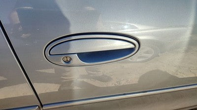 1998-02 Oldsmobile Intrigue Passenger Right Front Outside Door Handle Silver 17U