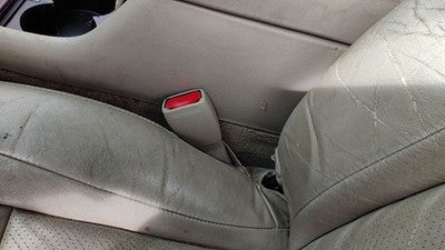 98-02 Cadillac Eldorado Driver Left Front Seat Belt Buckle Receiver Shale 155