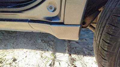 2004 Mitsubishi Endeavor Driver Left Rear Lower Rocker Moulding Corner Lh