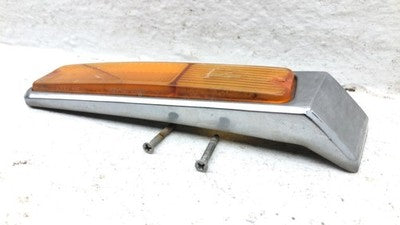 84-91 Grand Wagoneer Passenger Right Front Turn Signal Light Lamp Fender Mounted