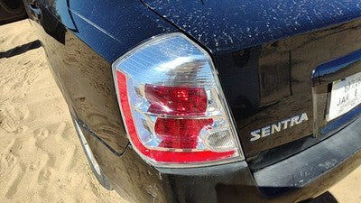2007-2009 Nissan Sentra Driver Left Tail Light Brake Lamp Oem Rear 2.0L