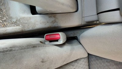 2005-2010 Chevy Cobalt Driver Left Front Seat Belt Buckle Receiver Oem 14C Gray
