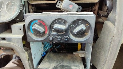 00-04 Legacy Outback Temperature Control Module In Dash Heater Ac Head Unit Oem