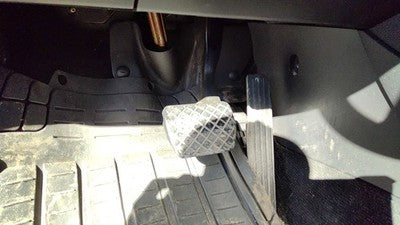 2007 Vw Passat Gas And Brake Pedal Assembly Automatic Transmission