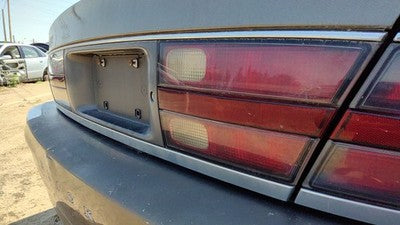 1998-2004 Buick Park Ave Center Tail Light Oem Lid Mounted Brake Lamp 16525987