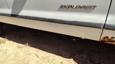 2005 Ford Explorer Passenger Right Front Moulding From Door Oem Trim Strip