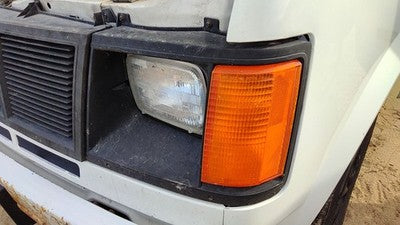 1985-1994 Gmc Safari Driver Left Headlight Trim Door Surround With Turn Signal