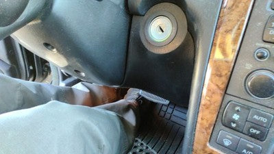2004-2005 Hyundai Xg350 Lower Dash Under Column Knee Bolster Trim Panel Black