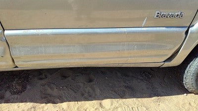98-01 Bravada Passenger Right Front Moulding From Door Trim Strip Pewter 11U