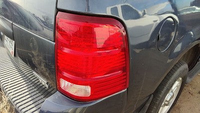 2002-2005 Ford Explorer Passenger Right Tail Light Brake Lamp Oem Rear