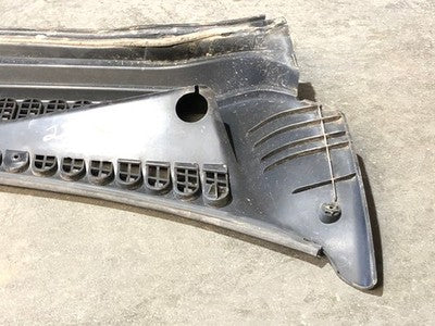 02 Ford F250 Super Duty Windshield Wiper Cowl Vent Trim Panel Grille Powerstroke