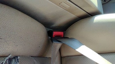 2009-2014 Mercedes C300 Driver Left Front Seat Belt Buckle Receiver Beige 125