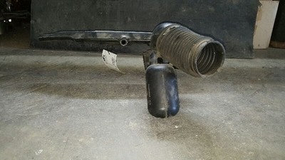 2007 Chevy Silverado 2500 6.0L Air Intake Tube Assembly With Resonator Oem