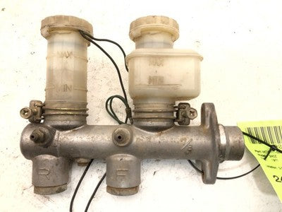 1970-1971 Nissan Datsun 240Z Brake Master Cylinder Oem Original With Reservoirs