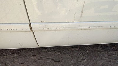 05-07 Caravan Passenger Right Front Moulding From Door Trim Strip White Pw1