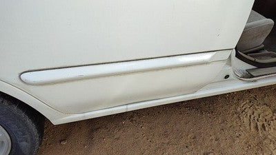 00-03 Sentra Passenger Right Rear Moulding From Door Back Trim Strip White Qm1