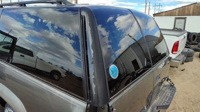 1999 Chevy Suburban Driver Left Rear Corner Moulding On Quarter Panel Oem