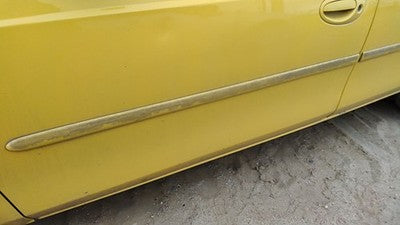 2000-2005 Dodge Neon Driver Left Front Moulding From Door Oem Trim Strip Yellow