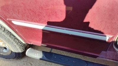 97-02 Expedition Passenger Right Rear Moulding From Door Back Trim Maroon Jl