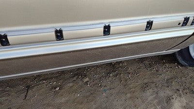 1992 Buick Park Ave Ultra Passenger Right Front Moulding From Door Trim Gold