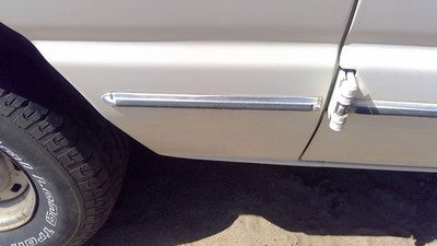 1993 Ford Van E150 Passenger Right Rear Moulding On Quarter Panel Oem