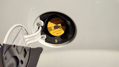 2008-2011 Dodge Grand Caravan Fuel Filler Neck Assembly With Gas Cap Oem