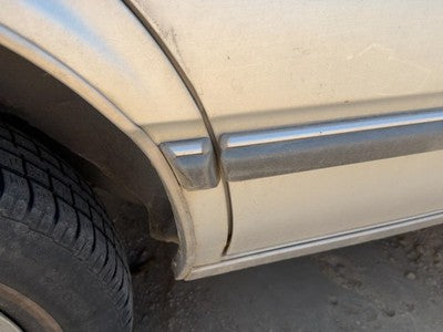 1986 Olds 88 Passenger Right Rear Moulding On Quarter Panel Oem